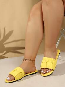 1 Par de Sandálias Slide Femininas de Couro PU com Ajuste Largo, Decoradas com Trama Plissada em Formato de Losango, Bico Quadrado Antiderrapante, Estilo Europeu & Americano, Luxo, Rasteiras Casuais de Verão para Uso Diário e Externo - Amarelo - Visão 6