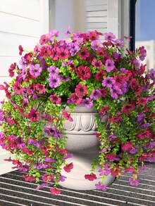 4 Stücke künstliche hängende Blumen für den Außenbereich, UV-beständige künstliche Pflanzen für Frühling und Sommer Dekoration, sehen echt aus, künstliche lila und rote Blumen für Außenpflanzgefäße, Veranda, Terrasse Dekoration, ideal für Raumdekoration, Hochzeitszubehör, Feiertagsparty, Garten, Heimdekoration - Verschiedenfarbig - Übersicht 3