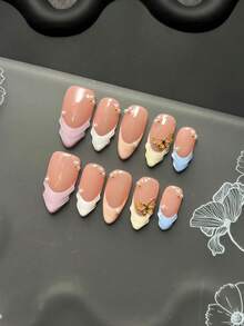 10片手工壓花美甲片 短方甲 可愛法式風 配珍珠與金色蝴蝶飾品 Y2K夏季美甲 可重複使用 適合日常佩戴或特殊場合 - 彩色 - 查看 4