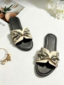 Damen Mode Flache Sandalen, Schwarze Blumen Schleife, Lässiges Offenes Zehen Design, Französische Flache Schuhe, Kombinierbar mit Röcken, 2026 Neue Sommer Outdoor Pantoffeln, Lässige Strandschuhe, Geeignet für Outdoor Tragen - Beige - Übersicht 4