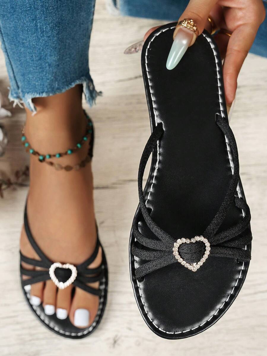 Women's Fashion Flat Sandals, Elegant Heart-Shaped Buckle Decor, Criss-Cross Straps, Suitable For Indoor And Outdoor Occasions, Cute Vacation Beach Shoes - Black - View 1