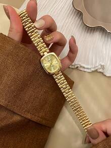 This Gold/Silver Square Bamboo Knot Quartz Watch Is Suitable For Daily Wear And Is Also A Perfect Gift For Birthdays And Christmas. - Gold - View 2