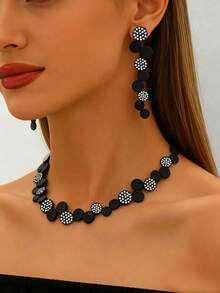 Juego de 2 piezas de joyería de estilo minimalista de metal, aretes de botón redondos de strass pulidos geométricos, aretes y collar de patchwork abstracto asimétrico creativo, adecuado para uso diario, fiestas y banquetes - Negro - Ver 3