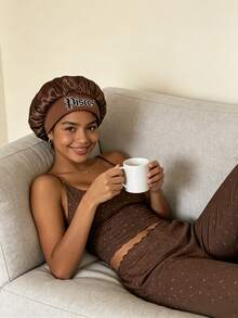 1 pièce Bonnet de nuit en satin avec imprimé des 12 signes du zodiaque, double couche avec bande élastique ample, convient aux cheveux bouclés et lisses, peut préserver les boucles pendant la nuit, convient pour les vacances à la plage et les voyages - brun - Voir 5