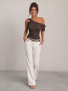 Women's Asymmetrical Blouse With 3D Flower Embellishments And A Metal Bow, Brown, Perfect For Weddings, Parties, And Evening Events. Made Of Soft, Stretchy, Solid-Color, And Fitted Fabric. - 咖啡色 - 查看 4