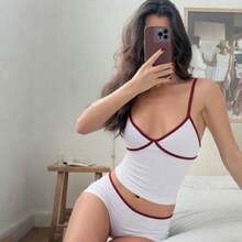 Conjunto de pijama de camiseta de tirantes y pantalones cortos de color contrastante acanalado sexy, estilo europeo y americano para mujer - Blanco - Ver 4
