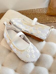 1 Pair Girls Spring Mesh Floral Slip-On Princess Style Mary Jane Shoes, Fresh And Elegant, Simple And Breathable, Versatile For Daily School, Dancing, Party And Banquet Occasions, Size Runs Half Size Small - White - View 5