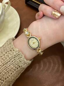 1pc Gold Square Bracelet Quartz Watch For Women, Delicate Small Fashionable, Suitable For Daily Wear, Birthday/Graduation Gift, Casual - Gold - View 5