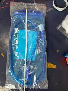 1個 WRELS 1L/1.5L/2L/3L 大容量可折疊水袋，手提或背包攜帶，適用於騎行、徒步、跑步與旅行 - 彩色 - 查看 15