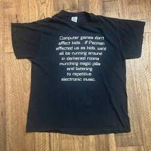 Ce t-shirt est composé à 100% de coton, avec un tissu doux et respirant qui est agréable au toucher et présente une légère élasticité, offrant une expérience de port confortable. - Style 9 - Voir 1