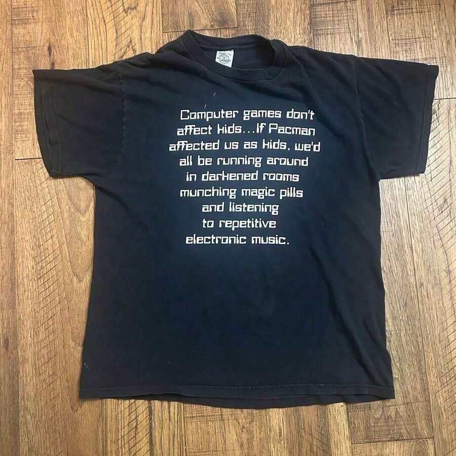 Ce t-shirt est composé à 100% de coton, avec un tissu doux et respirant qui est agréable au toucher et présente une légère élasticité, offrant une expérience de port confortable. - Style 9 - Voir 1