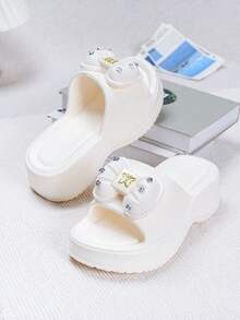 ASOFTER Sandal Wanita Elegan Model Baru Musim Panas, Sandal Sol Tebal dengan Hiasan Gesper Telinga Kelinci, Cocok untuk Musim Mekarnya Bunga Sakura, Musim Wisuda, Hari Valentine - Putih - View 4