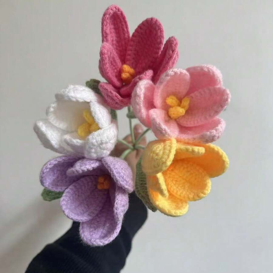 6朵手工钩编郁金香,手工编织人造郁金香,永生编织花卉装饰,逼真郁金香,保鲜花,适合母亲节、生日、婚礼、毕业典礼、教师节等场合作为礼物。也适用于餐厅、房间、卧室、节日礼物、派对装饰和家居装饰。 - 彩色 - 查看 1