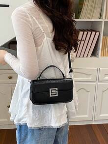 Tas Tangan Kecil Vintage Premium untuk Wanita, Tas Tote Persegi Kulit Minyak Baru, Tas Selempang Bahu Serbaguna yang Modis - Hitam - View 8