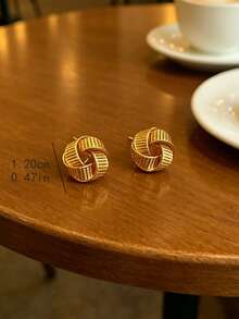 1對極簡優雅扭轉設計小眾時尚百搭耳釘，適合女性，適用於度假、通勤與日常穿戴 - 金色 - 查看 5