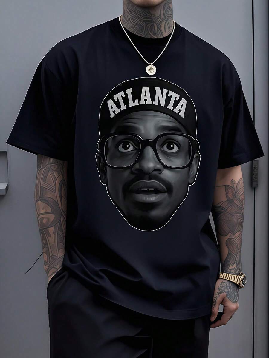 Urban Portrait Of A Man With Glasses And A Cap From Atlanta Celebrating Hip Hop Culture And The City's Unique Energy On This Men's T-Shirt - 黑色 - 查看 1