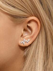 1 Pair S925 Sterling Silver Heart-Shaped Rippled Symmetrical Stud Earrings, Women's Personalized Sweet Cool Design, Wavy Line Niche Earrings With Romantic Atmosphere, Gentle Date Commute Versatile Fashion Earrings - Heart - View 5