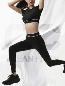 ALO Softsculpt Amp It Up Short Sleeve Bra - Black - View 3