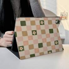 1pc Muted Green, Pink & Brown Checkerboard With Tiny Flower Print Tri-Fold Tablet Case With Pen Slot, Multi-Angle Magnetic Stand Cover With Auto Sleep/Wake, Compatible With IPad PRO/AIR, Compatible With SAMSUNG,Compatible With XIAOMI Pad 5/6/8,Compatible With Oppo Pad,Compatible With Huawei Matepad,Compatible With Vivo Pad,Compatible With Honor Pad,Compatible With Lenovo Xiaoxin Pad - Multicolor - View 4