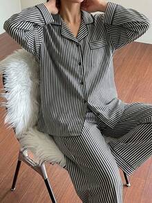DAZY 两件套女士黑白条纹印花翻领口袋长袖纽扣上衣和裤子睡衣套装，适合居家穿着 - 黑色 - 查看 5