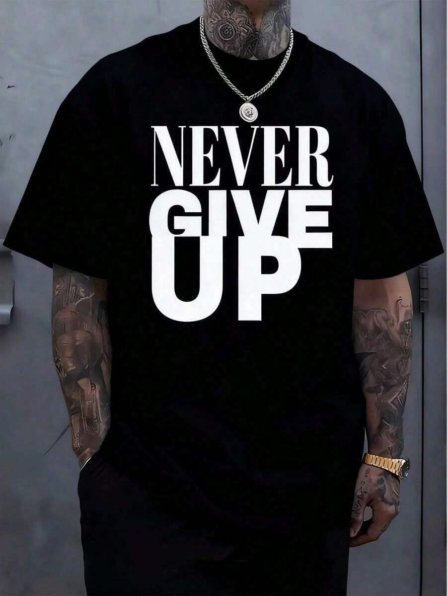 Camiseta de Hombre con Patrón Never Give Up - Algodón, Suave y Cómoda, Impresión de Letras Negras en Rojo, Camiseta Casual de Verano para Exteriores, Regalo Perfecto para Hombres - Negro - Ver 1