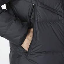 Chaqueta acolchada con capucha, cremallera y bolsillo estampado Nike WINDRUNNER, cómoda y suave, versátil, para hombre. - Negro - Ver 5
