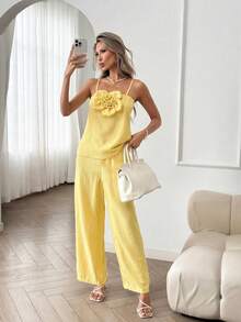 Conjunto de 2 piezas de camiseta sin mangas y pantalones en color amarillo crema para mujer, con decoración floral 3D, adecuado para vacacione - Amarillo claro - Ver 7