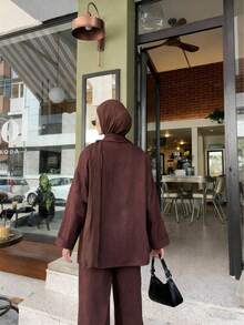Setelan 2 Potong Wanita Elegan & Modis, Jaket Longgar dan Celana Panjang Lebar, Pakaian Islami Nyaman Cocok untuk Berpergian dan Pakaian Kasual Musim Semi dan Gugur - Redwood - View 3