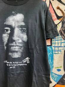 Camiseta Vintage de los 2000 con Foto de Diego Maradona, Ícono Legendario del Fútbol Argentino en la Copa  / Camiseta Vintage de Moda de Fútbol, Talla L - Negro - Ver 4