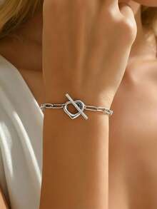 1 Peça Pulseira Feminina de Aço Inoxidável com Fecho OT, Estilo de Pulseira Fina com Corrente de Elos Retangulares, Núcleo de Fecho em Forma de T com Coração Oco, Estilo Minimalista de Luxo Francês Ins, Cor Dourada, Não Oxida e Não Desbota, Adequada para Uso Diário, Compras, Encontros, Viagens, Perfeita como Presente de Acessório de Atmosfera Suave para Aniversário, Dia dos Namorados, Melhor Amiga, Namorada - Pulseira - Visão 2
