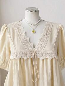 Vestido de muñeca elegante, vintage y casual para fiesta y vacaciones, con escote en V, parches de encaje, mangas cortas con volantes y cintura con lazo, talla grande - Negro - Ver 6