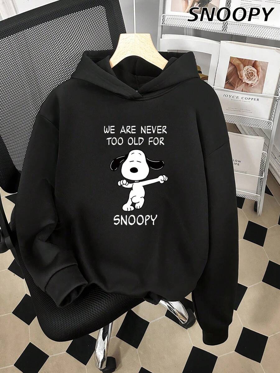 We Are Never Too Old For Snoopy 女款休閒運動衫,可愛 Snoopy 漫畫印花上衣,圓領寬鬆設計,穿著超舒適 - 黑色 - 查看 1