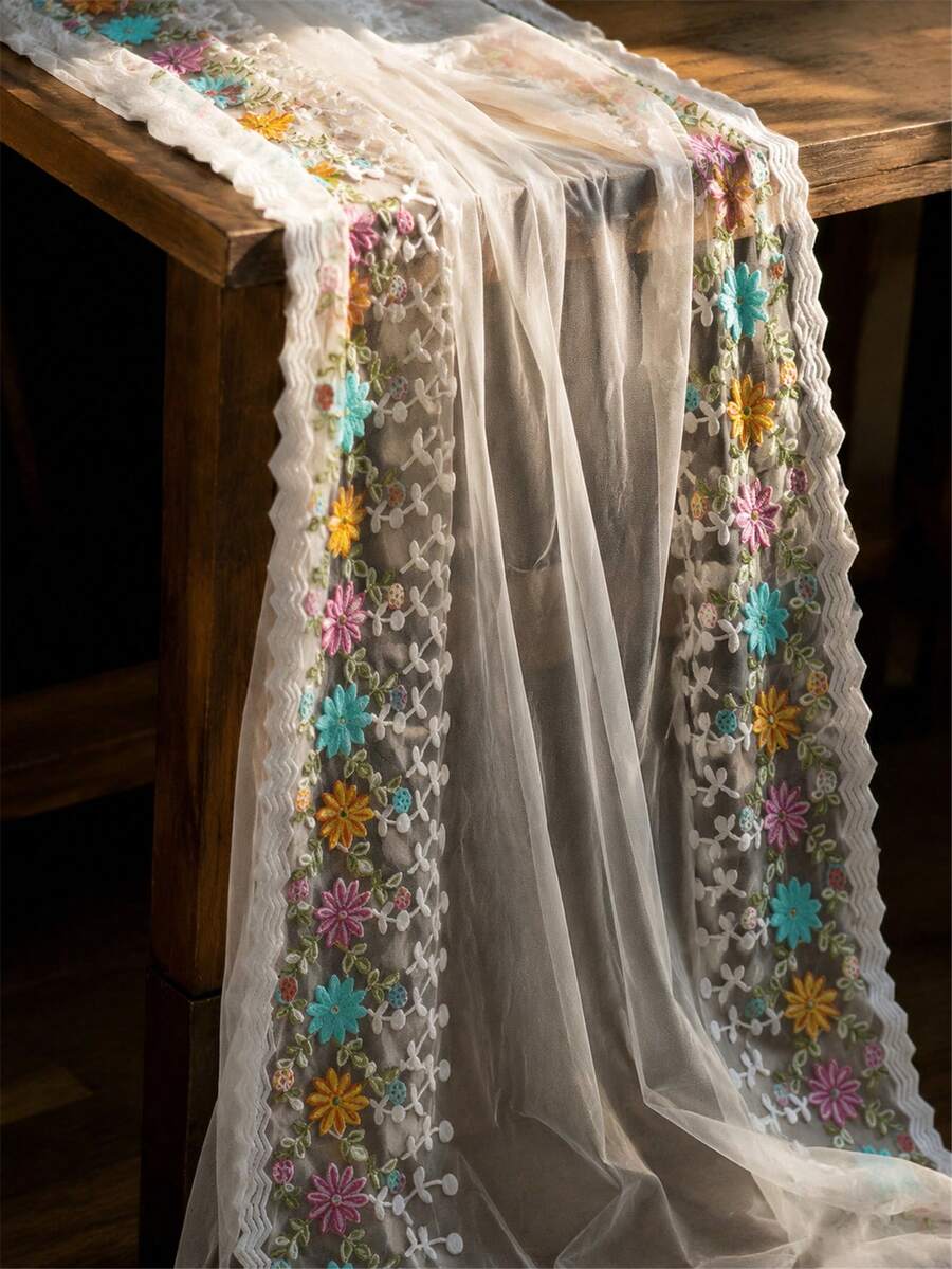 白色透明薄紗刺繡布料-鮮豔多色雛菊蕾絲飾邊,附鋸齒邊緣與綠葉藤蔓針繡-50cm、1碼、3碼或5碼-適合波希米亞風派對洋裝、婚紗面紗、桌旗與手工髮飾 - 1 - 查看 1