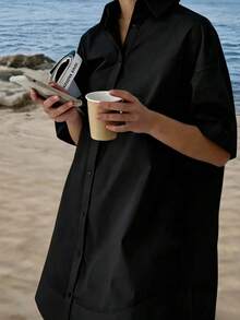 大尺碼女款寬鬆黑色襯衫洋裝，翻領短袖，長版排扣梭織布料，適合休閒沙灘穿著，優雅夏季款 - 黑色 - 查看 3