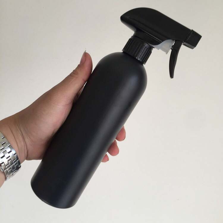 300ml/專業可重複填充噴霧瓶－沙龍級耐用噴霧器，適用於髮型設計、居家清潔與園藝植物 | 防漏可調式噴嘴（3種噴霧模式）耐用不透明可重複填充可重複使用空噴霧器，適用於居家園藝植物與廚房 - 黑色 - 查看 3