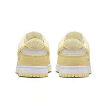 Nike 新款 DUNK LOW 經典百搭女款休閒戶外運動滑板鞋 - 白色/黃色 - 查看 4