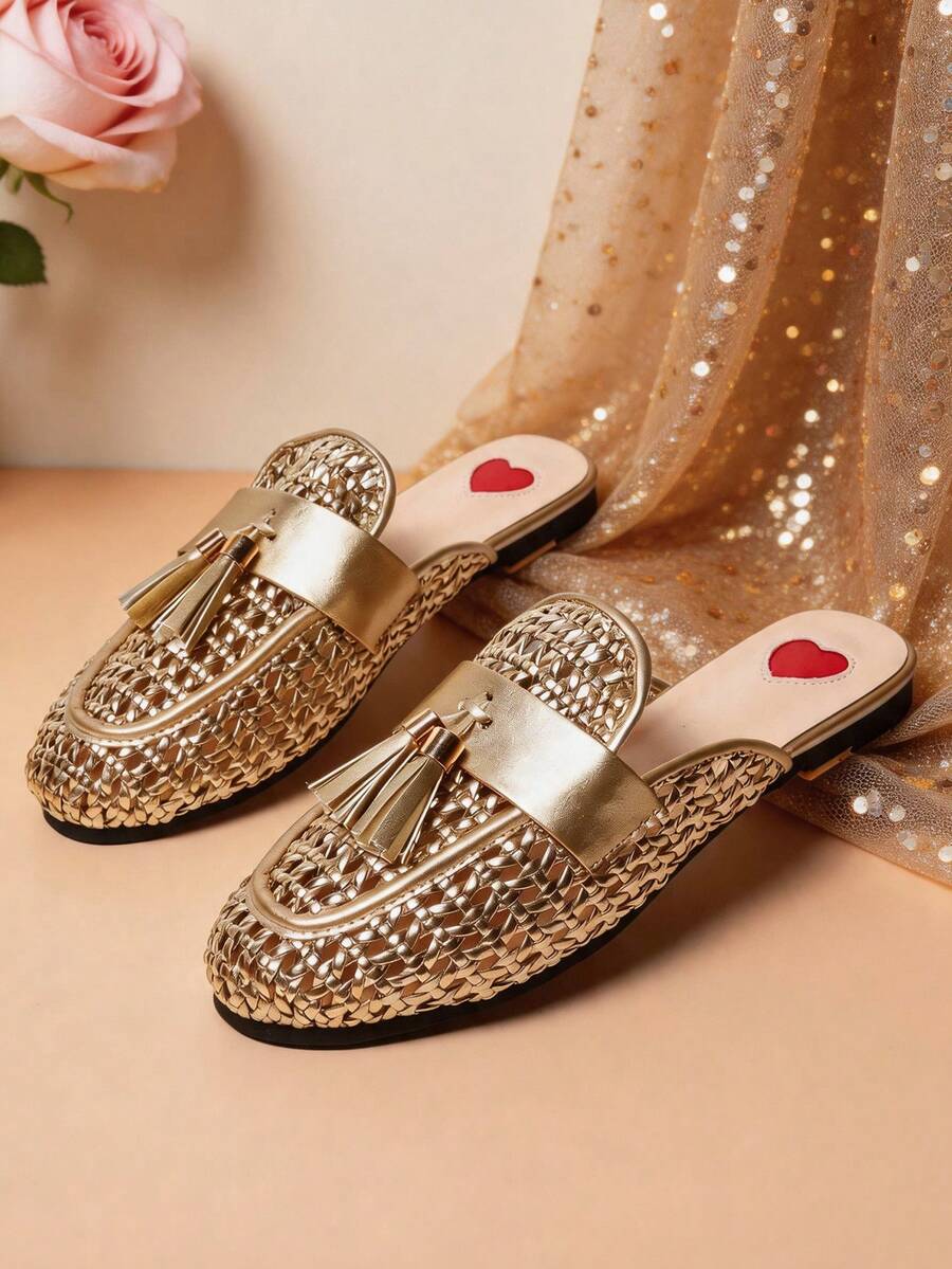 Tang pin zun 2026 New Hollow Straw-Like Luxury Closed-Toe Slippers For Women, Spring/Summer Versatile Commuter Tassel Flat Outdoor Sandals - Gold - View 1