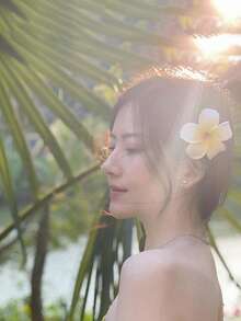 2 piezas de pinzas para el cabello con forma de flor de plumeria blanca y amarilla para mujeres, accesorios para el cabello de estilo bohemio tropical para vacaciones de verano en la playa, pinzas para el cabello con flores hawaianas - Multicolor - Ver 4