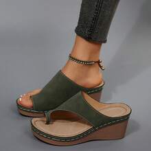 Wedge Heel Solid Color Thick Sole Split Toe Sandals, Suitable For Daily Casual Commuting, Comfortable And Versatile Women's Shoes - Army Green - View 1