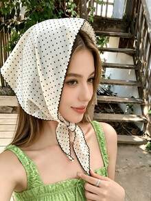 وشاح رأس مثلث بنقاط بولكا للنساء، وشاح ساتان بحافة متموجة، وشاح متعدد الاستخدامات كغطاء للشعر، وشاح للرقبة، وشاح للخصر للعطلات والاستخدام اليومي والكاجوال الصيفي، إكسسوارات شعر - أبيض - مشاهدة 1