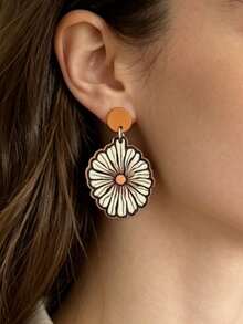 1 Pair Bohemian Light Orange Wooden Round Disc With Vintage Line Daisy Print Long Earrings - Orange - View 3