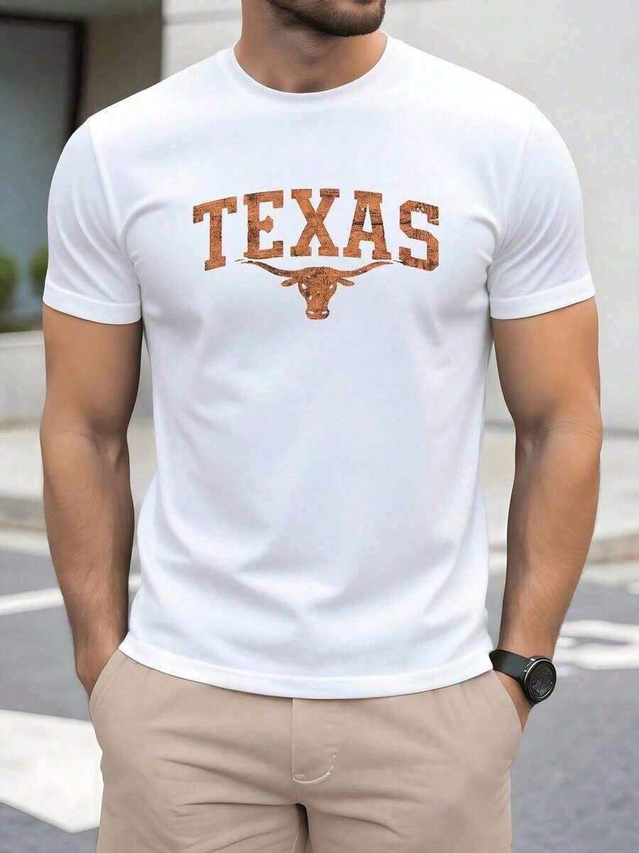 Image Representing The Strength And Cowboy Spirit Of Texas With A Longhorn Bull, Symbol Of Southern Pride. Men's Plus Size T-Shirt, 100% Cotton, Comfortable And Modern For Everyday Wear. - 白色 - 查看 1