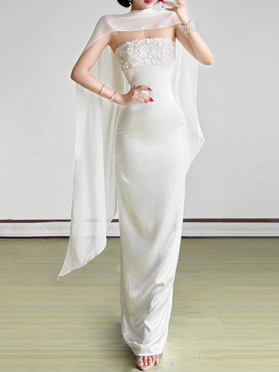Elegante vestido largo blanco sin mangas de Top Dazzle, con escote Bardot y detalles de apliques, ideal para invitadas a bodas y eventos formales. - Blanco - Ver 1