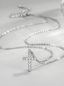 MECYLIFE 1pc Women's Zirconia Inlaid Cross Necklace, Simple Daily Wear Jewelry, Layerable Cross Pendant Necklace - cross - View 4
