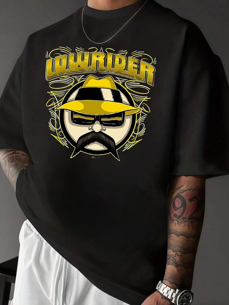 Figure Of A Man With A Mustache, Yellow Hat And Glasses With The Word Lowrider In Urban Style, Modern Casual Men's T-Shirt - 黑色 - 查看 1