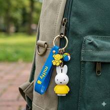 Llavero colgante oficial autorizado Miffy Classic de PVC, accesorio para bolso y llave de coche, decoración coleccionable, unicolor, 14+ - Amarillo - Ver 3