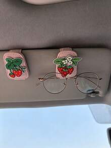 Strawberry Embroidered Car Glasses Clip, Car Sun Visor Fashion Glasses Holder, Multi-Function Ticket Clip, Car Interior Decoration, Pink Leather Strawberry Car Glasses Clip, Universal Sun Visor Fashion Glasses Holder, Girly Car Interior Accessory - Strawberry - View 5