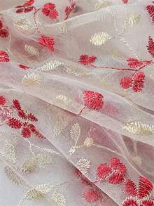 50cm / 1碼 / 3碼 / 5碼 米白色透明薄紗－漸層紅與桃色花卉藤蔓刺繡，柔軟透明網布－適合婚紗、透明披肩、舞會禮服疊層與DIY髮飾 - 1 - 查看 3