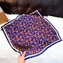 26.77英吋仿絲印花正方形絲巾 68cm 女款時尚透氣多功能頭巾 絲巾領帶 包包肩帶配件 1件 - 藍色711-02 - 查看 3