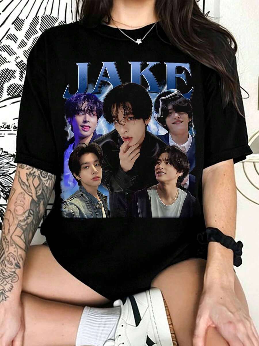 Jake ENHYPENS Blue Lightning Multi-Photo Graphic T-Shirt - 黑色 - 查看 1